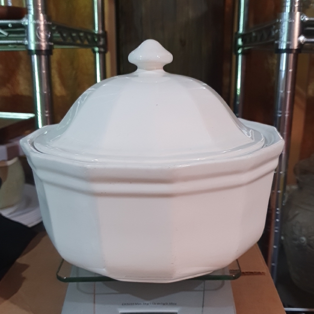 Classic White Ceramic Serveware Dish with Lid